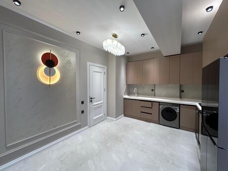 Elan №5773374 - Bakı, 8 Noyabr m., 4 otaqlı, 137 m², 8/17 mərtəbə