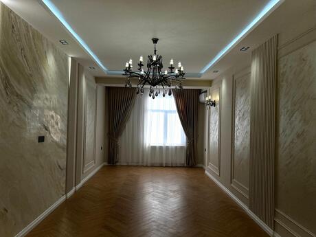 4 otaqlı yeni tikili - 8 Noyabr m. - 137 m²