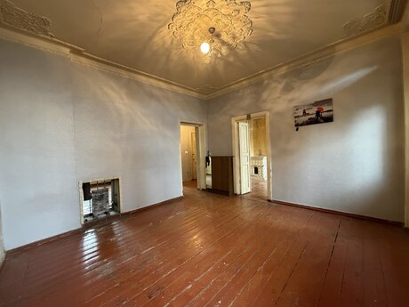 3 otaqlı köhnə tikili - Bakıxanov q. - 60 m²