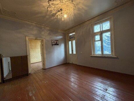 3 otaqlı köhnə tikili - Bakıxanov q. - 60 m²
