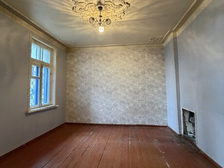 3 otaqlı köhnə tikili - Bakıxanov q. - 60 m²