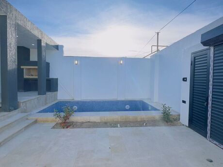 4 otaqlı həyət evi/bağ evi - Mərdəkan q. - 130 m²