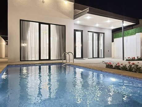 4 otaqlı həyət evi/bağ evi - Şüvəlan q. - 140 m²