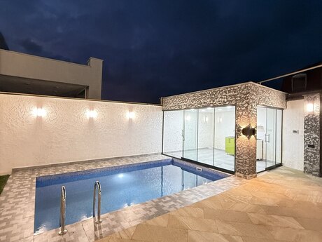 4 otaqlı həyət evi/bağ evi - Şüvəlan q. - 140 m²