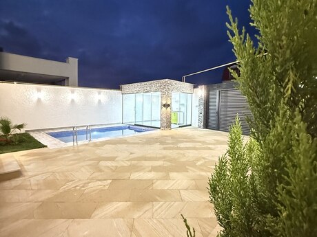 4 otaqlı həyət evi/bağ evi - Şüvəlan q. - 145 m²
