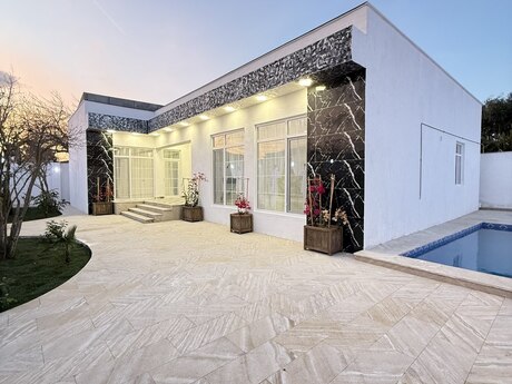 5 otaqlı həyət evi/bağ evi - Şüvəlan q. - 180 m²
