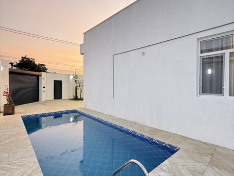 5 otaqlı həyət evi/bağ evi - Şüvəlan q. - 180 m²