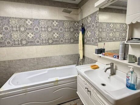 2 otaqlı köhnə tikili - Memar Əcəmi m. - 74 m²