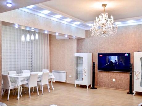 4 otaqlı yeni tikili - Şah İsmayıl Xətai m. - 181 m²