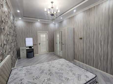 4-комн. новостройка - м. 28 мая - 130 м²