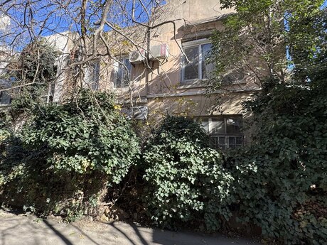 4 otaqlı köhnə tikili - Nəsimi r. - 110 m²