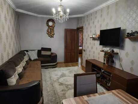 3 otaqlı köhnə tikili - 8-ci mikrorayon q. - 85 m²