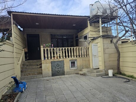 3 otaqlı həyət evi/bağ evi - 9-cu mikrorayon q. - 95 m²