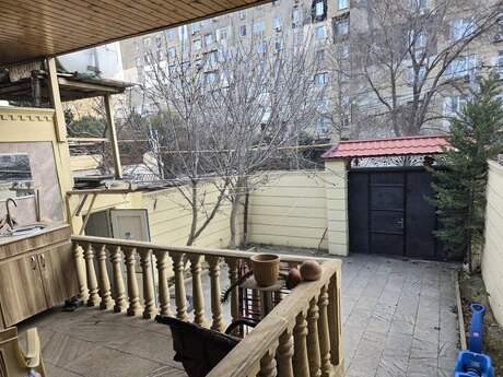 3 otaqlı həyət evi/bağ evi - 9-cu mikrorayon q. - 95 m²