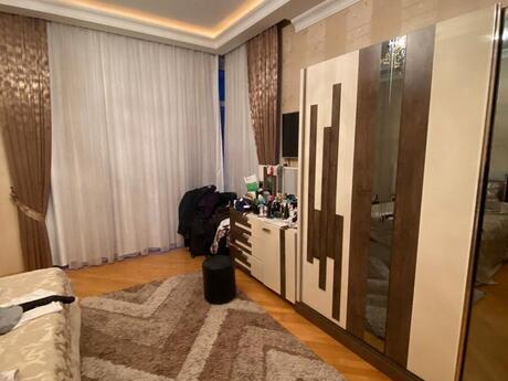 3-room apartment, 141 m², 8 Noyabr: 385 000 ₼ 4
