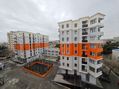 4 otaqlı yeni tikili - Bakıxanov q. - 142.5 m²