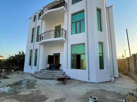 8 otaqlı həyət evi/bağ evi - Fatmayı q. - 420 m²