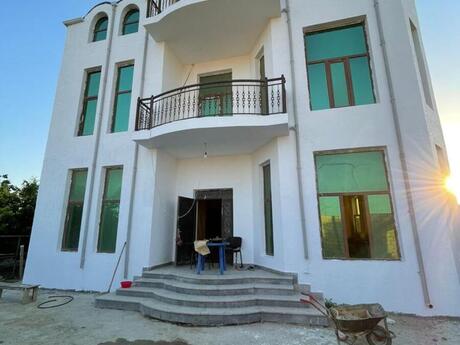 8 otaqlı həyət evi/bağ evi - Fatmayı q. - 420 m²