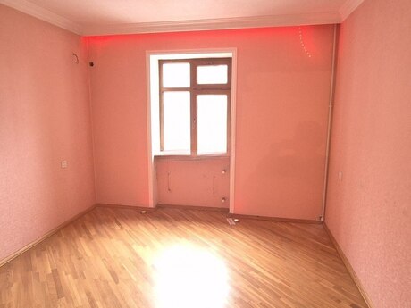 3 otaqlı köhnə tikili - İçəri Şəhər m. - 103 m²