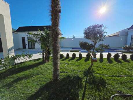 5 otaqlı həyət evi/bağ evi - Şüvəlan q. - 230 m²