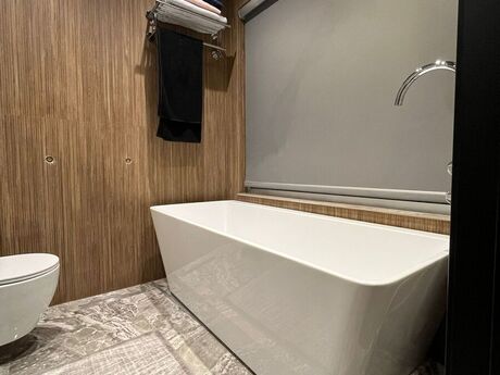 3-комн. новостройка - м. 8 ноября - 148 м²