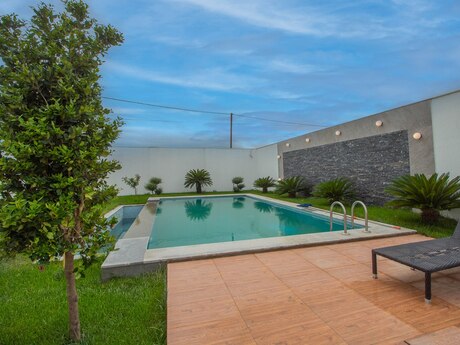 5 otaqlı həyət evi/bağ evi - Albalılıq q. - 330 m²