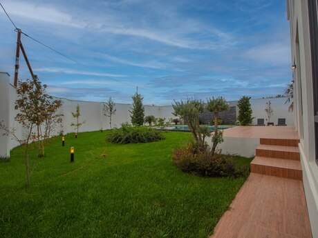 5 otaqlı həyət evi/bağ evi - Albalılıq q. - 330 m²
