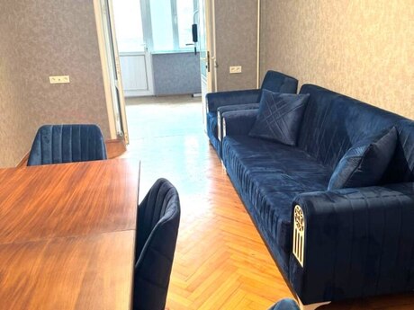 3 otaqlı köhnə tikili - 28 May m. - 72 m²