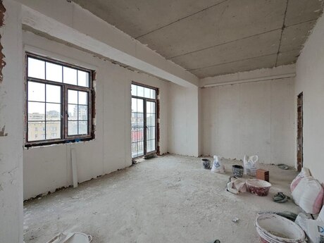 4 otaqlı yeni tikili - Bakıxanov q. - 142.5 m²
