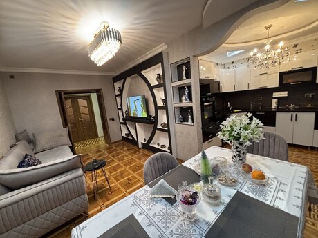 5-комнатная квартира, 110 м², Xalqlar Dostluğu: 279 000 ₼ 5
