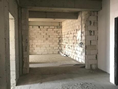 4 otaqlı yeni tikili - 8 Noyabr m. - 182 m²