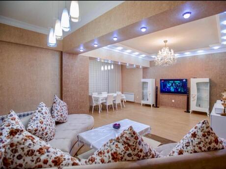 4 otaqlı yeni tikili - Şah İsmayıl Xətai m. - 185 m²