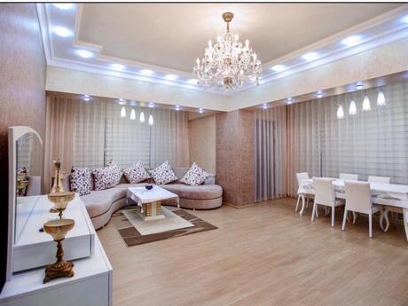 4 otaqlı yeni tikili - Şah İsmayıl Xətai m. - 185 m²