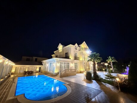 7 otaqlı həyət evi/bağ evi - Novxanı q. - 760 m²