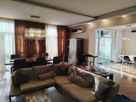4 otaqlı yeni tikili - Badamdar q. - 168 m²
