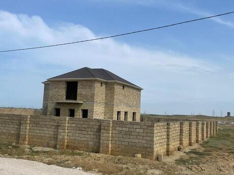 6 otaqlı həyət evi/bağ evi - Qala q. - 200 m²