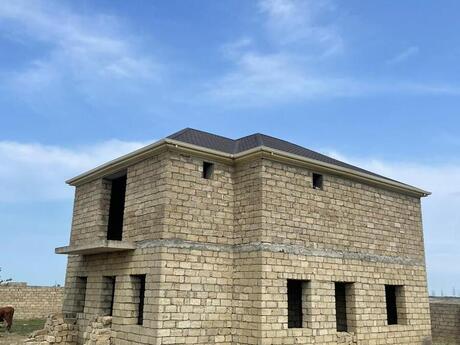 6 otaqlı həyət evi/bağ evi - Qala q. - 200 m²