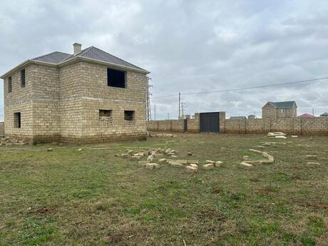 6 otaqlı həyət evi/bağ evi - Qala q. - 200 m²