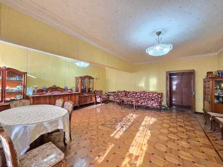 4 otaqlı köhnə tikili - 28 May m. - 140 m²