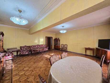 Объявление №5781056 - Баку, м. 28 мая, 4-комн., 140 м², 3/4 этаж