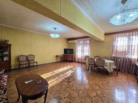 4 otaqlı köhnə tikili - 28 May m. - 140 m²