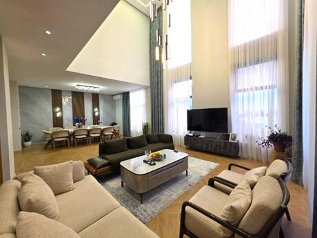 8 otaqlı həyət evi/bağ evi - Badamdar q. - 410 m²