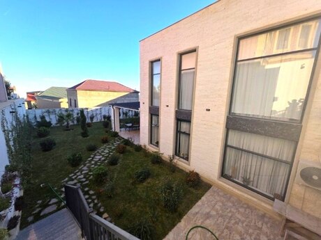 8 otaqlı həyət evi/bağ evi - Badamdar q. - 410 m²