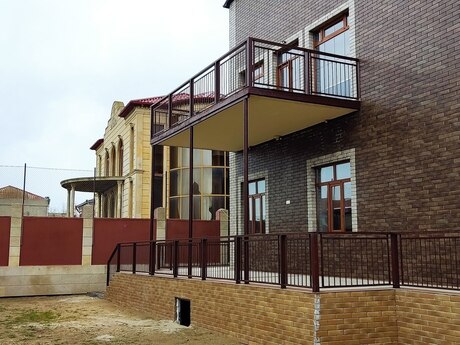 7 otaqlı həyət evi/bağ evi - Mərdəkan q. - 370 m²