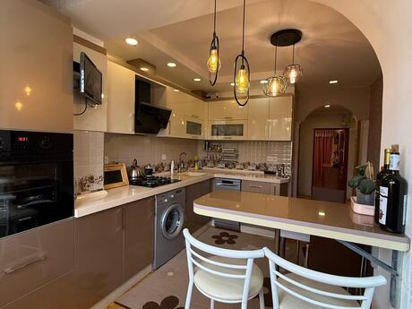 4 otaqlı köhnə tikili - Xətai r. - 115 m²