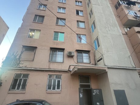 5 otaqlı köhnə tikili - Yeni Günəşli q. - 103 m²