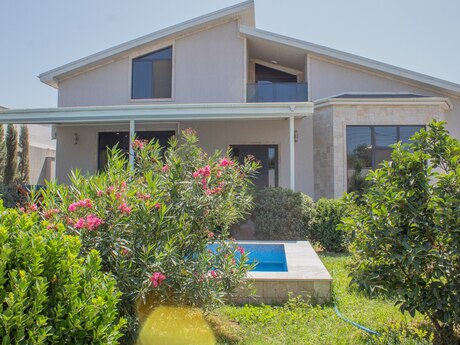 7 otaqlı həyət evi/bağ evi - Şüvəlan q. - 350 m²