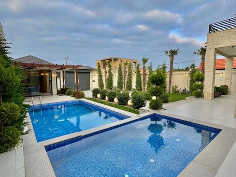 6 otaqlı həyət evi/bağ evi - Şüvəlan q. - 400 m²