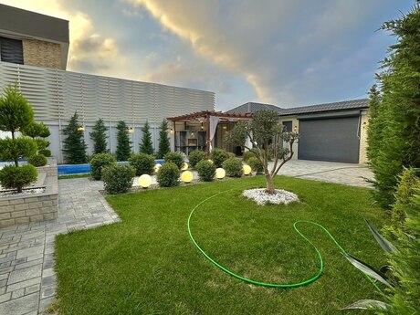 6 otaqlı həyət evi/bağ evi - Şüvəlan q. - 400 m²