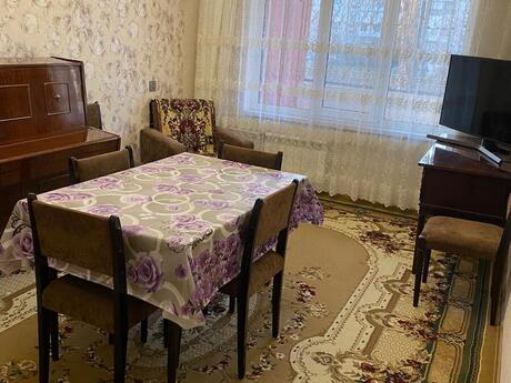 4 otaqlı köhnə tikili - Köhnə Günəşli q. - 90 m²